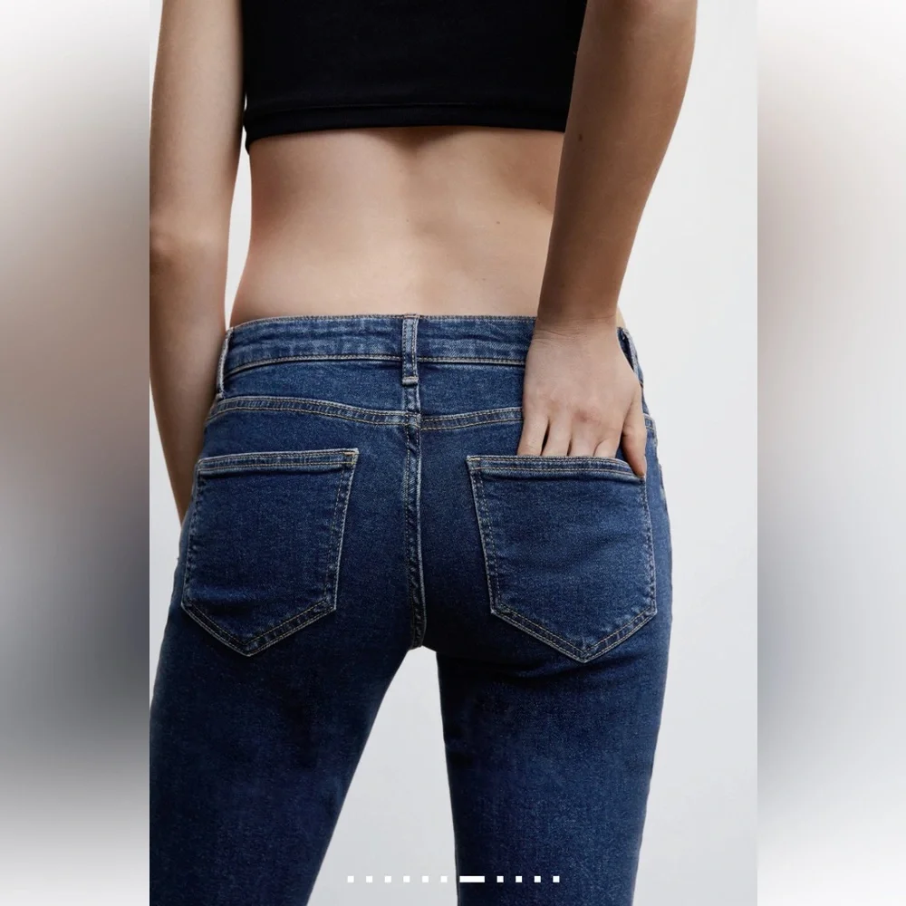 Mango Low-rise flared blue jeans Straight Classic Style worn ONCE 😍
